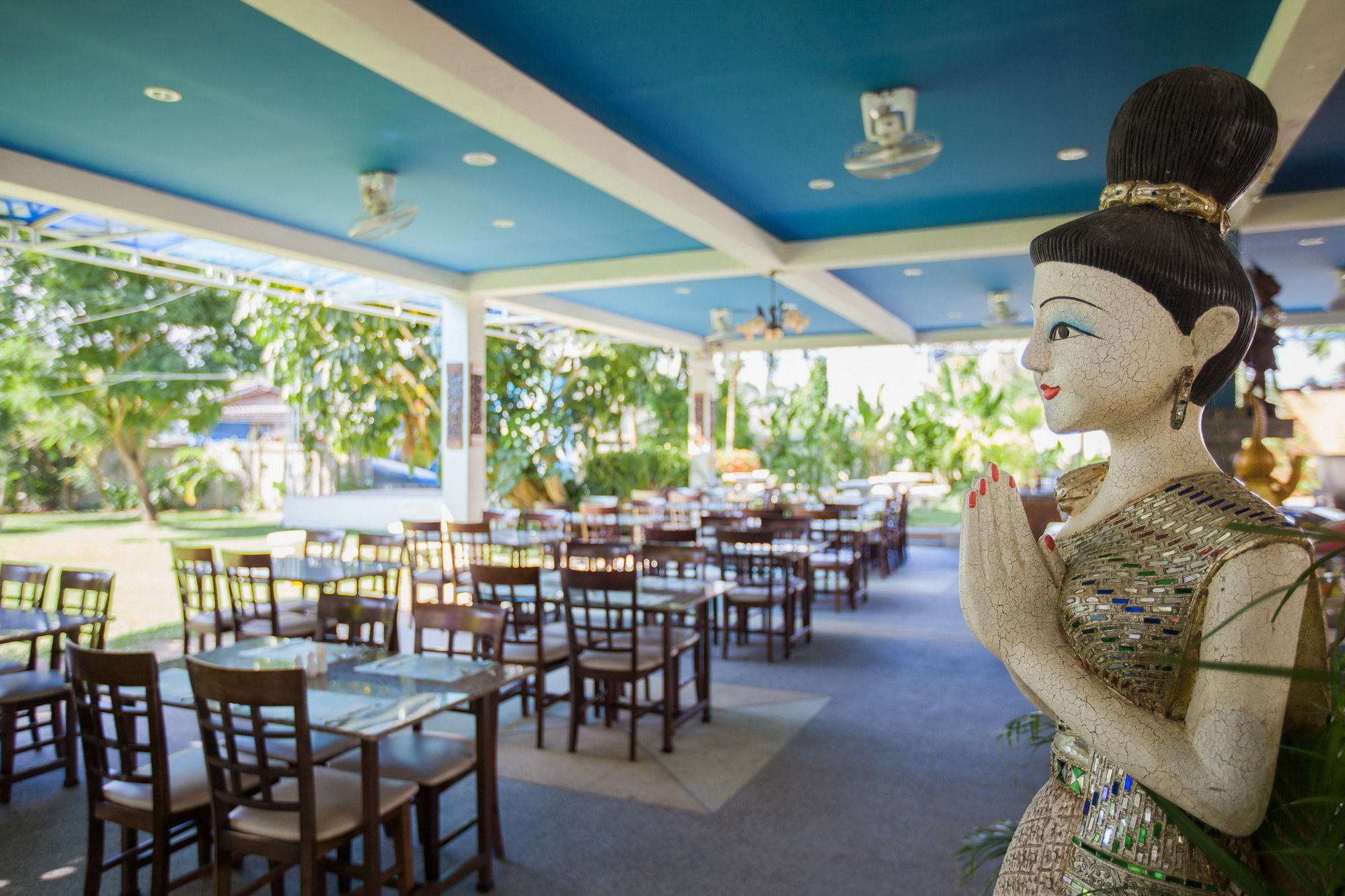 Chalong Beach Hotel Phuket Rawai Kültér fotó
